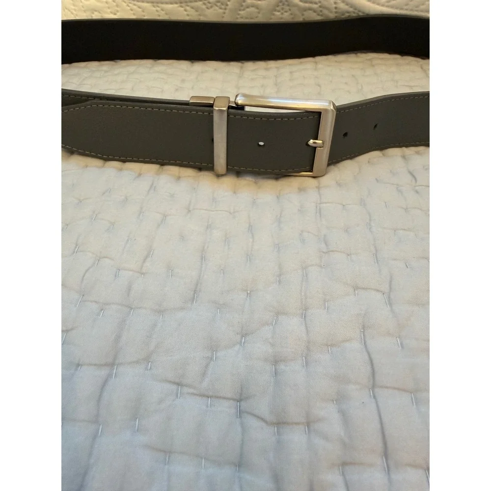 Nike Mens Genuine Leather Belt Grey Black Swivel Buckle 40
